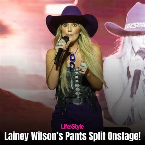 hot lainey wilson|Lainey Wilson Suffers Wardrobe Malfunction Mid。